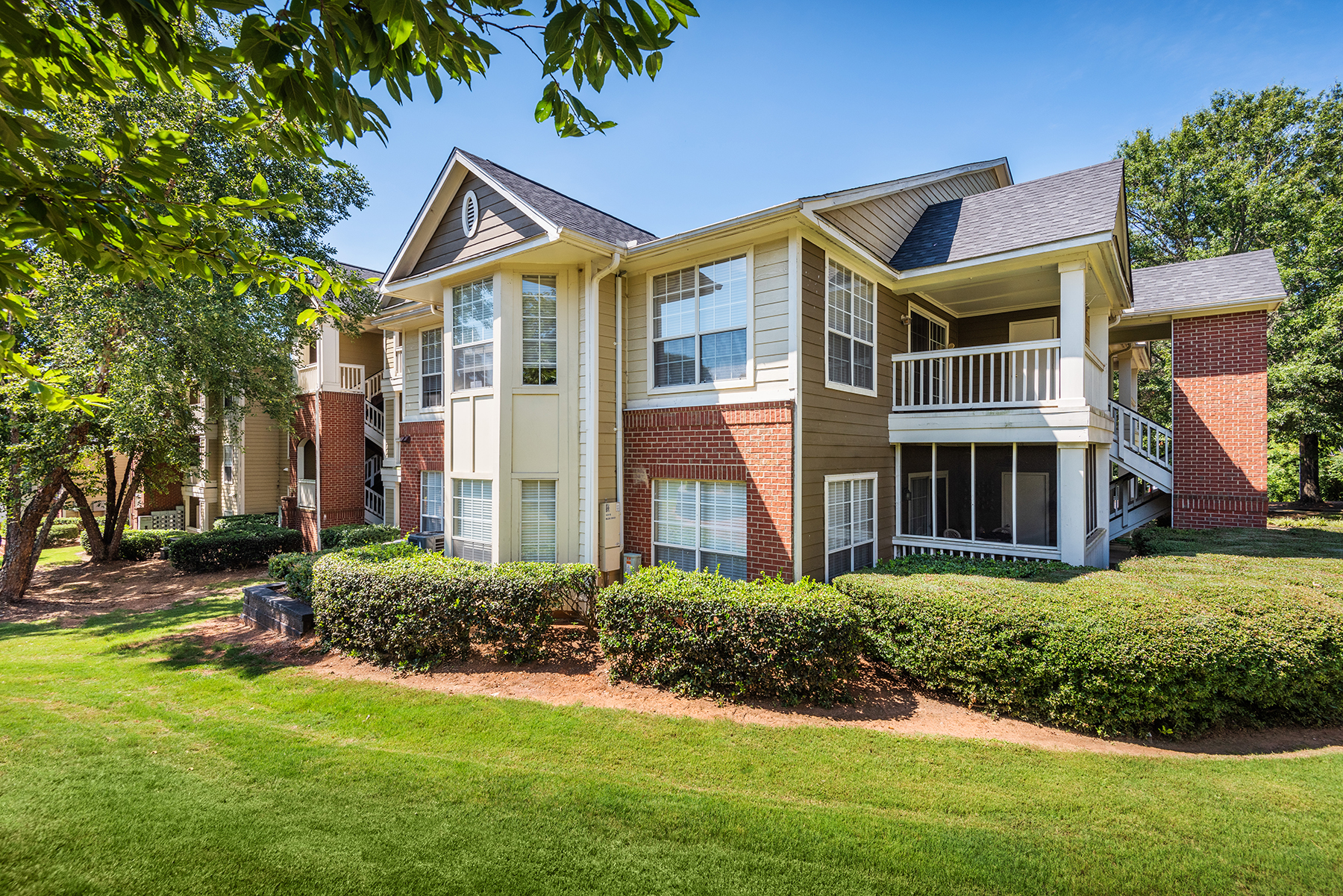 Braxton at Woods Lake The Multifamily Advisory Group at Cushman & Wakefield